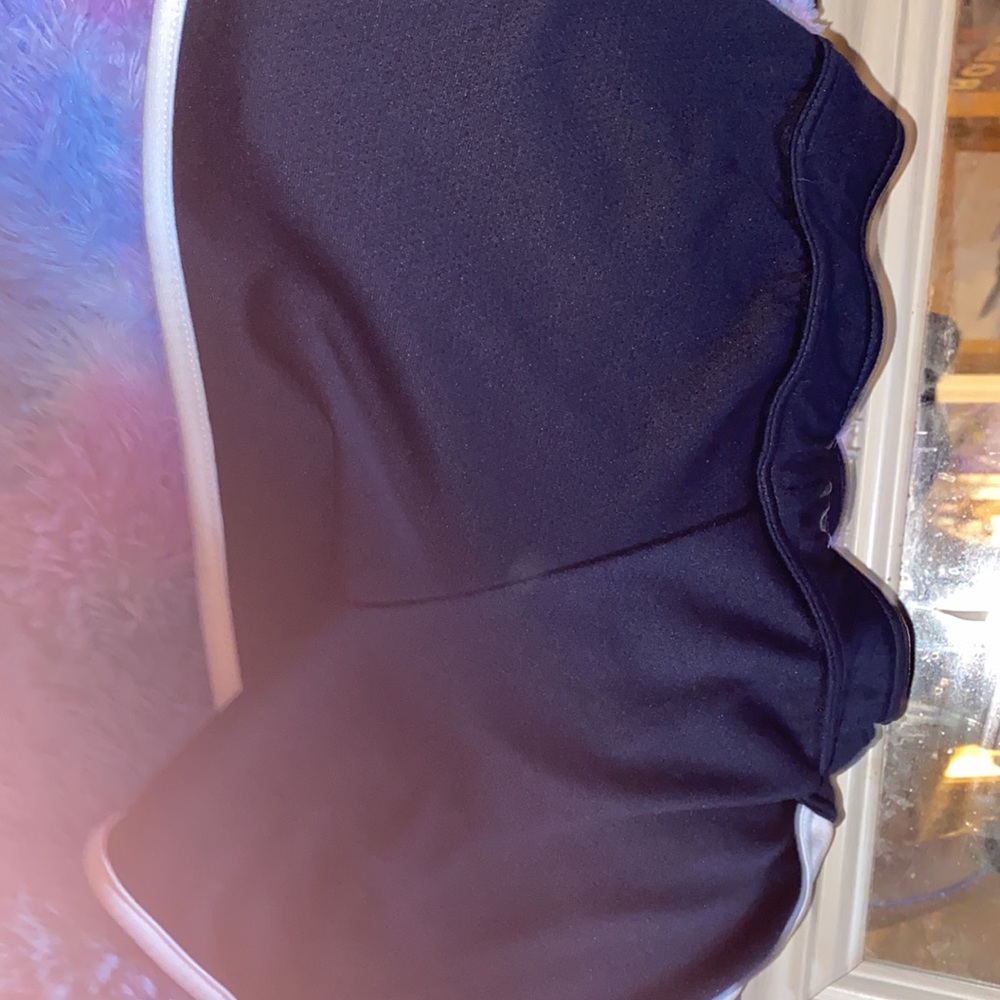 Shorts - Picture 5 of 9